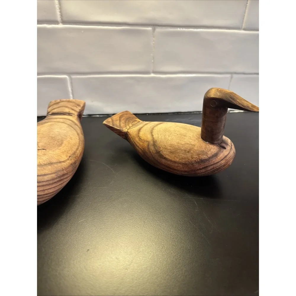 RARE ANTIQUE PRIMITIVE HAND‎ CARVED PAIR OF WOODEN DUCKS